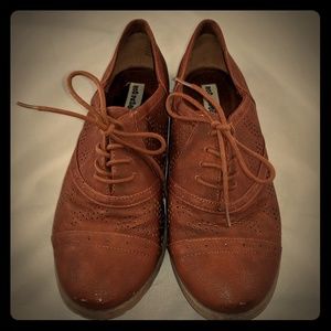 Vintage style brown shoes